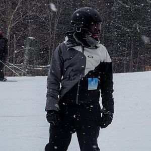 Oakley ski/snowboard jacket